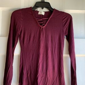 Juniors top long sleeves, burgundy color